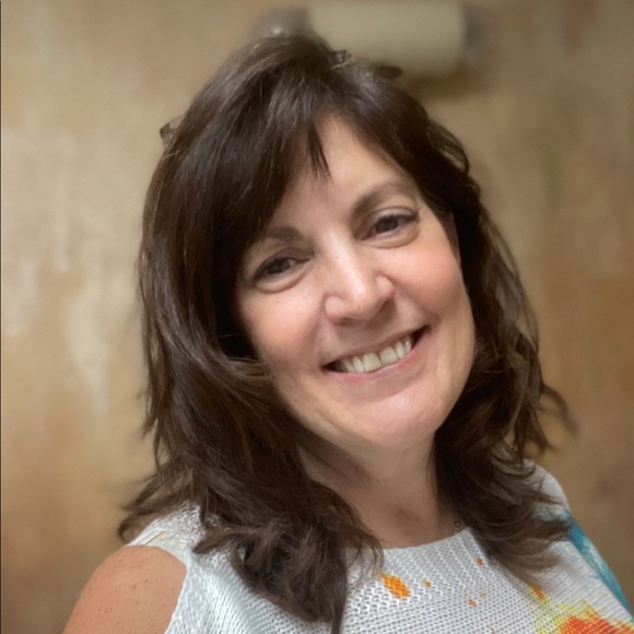 Meet your Posher, Adriana - Picture 1 of 1